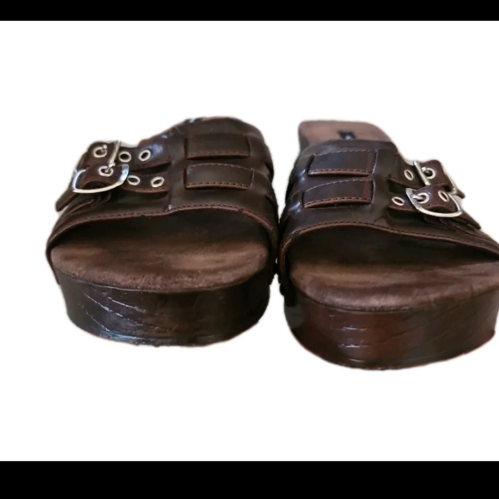 Xhilaration Womens Brown Vintage Y2K 90s Chunky Buckle Trendy Retro Shoe 8.5